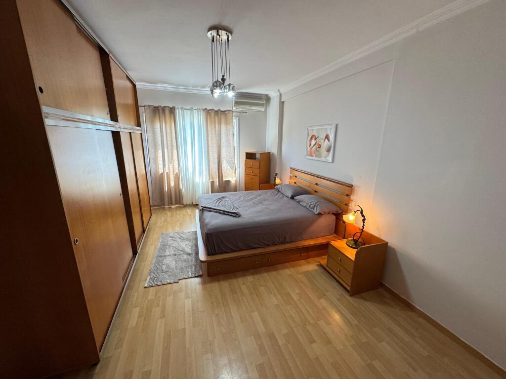 Apartment me qera 2+1+2 Stacioni i trenit prane postes