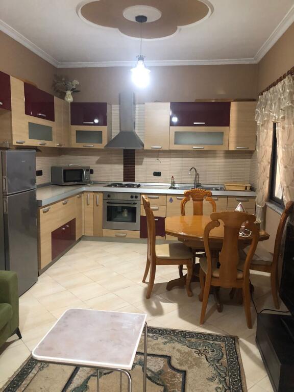 📢 Affittasi Parte di Villa – Medreseja, Via Hafiz Ibrahim Dalliu 💶 Prezzo: 50.000 Lek / mese