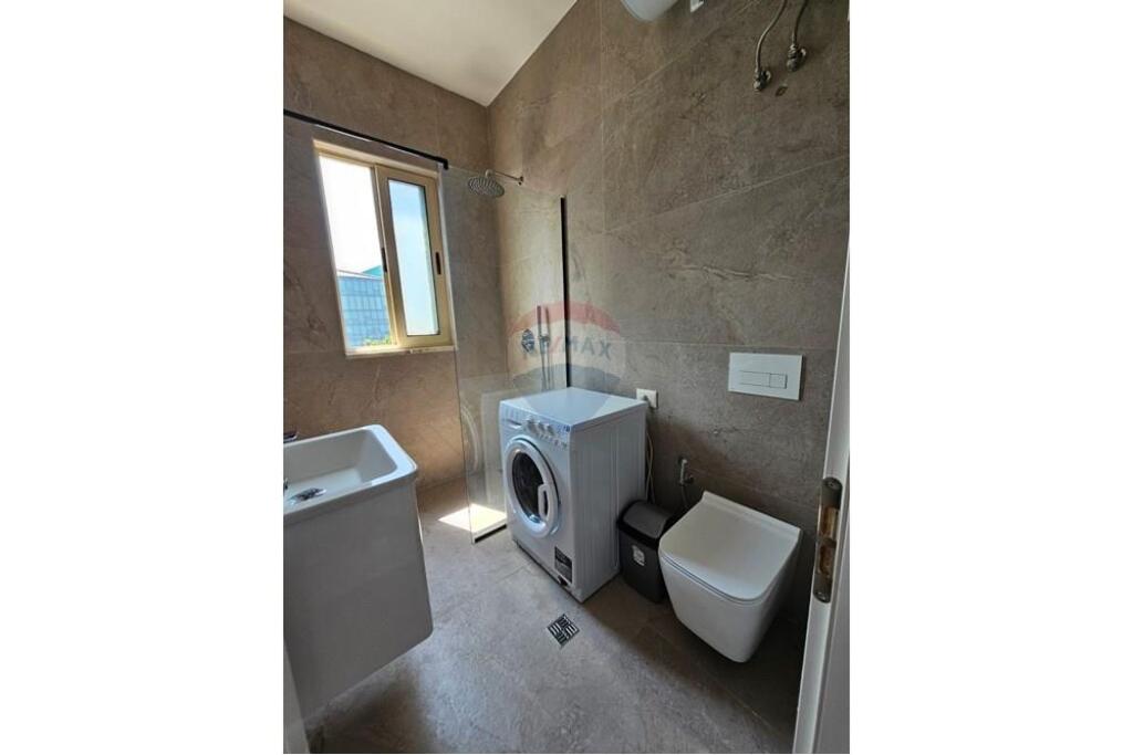 4 Studios for Sale in Bllok