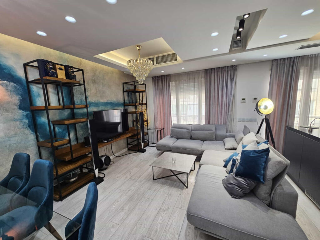 Apartament Me Qera Lux 2+1+2 tek Kopshti Zoologjik (ID B2201418) Tirane