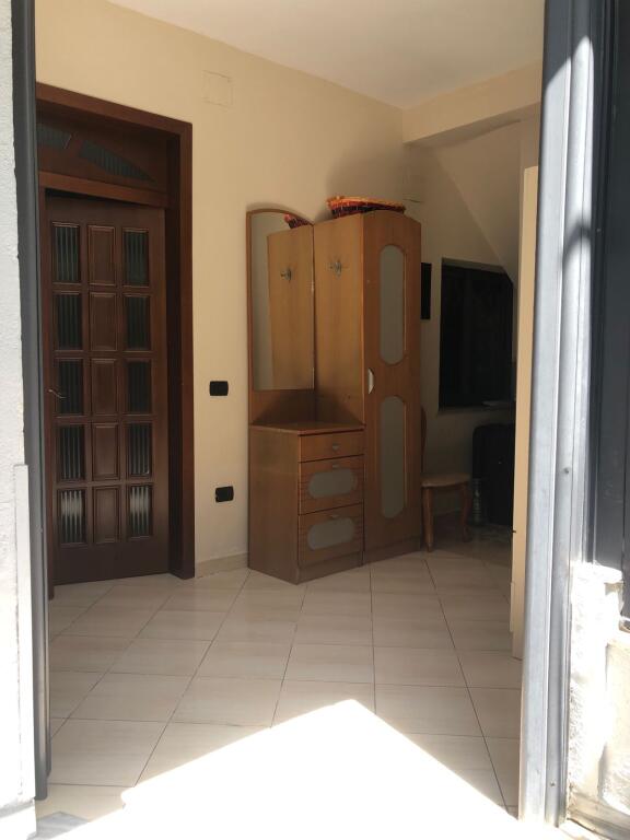 📢 Affittasi Parte di Villa – Medreseja, Via Hafiz Ibrahim Dalliu 💶 Prezzo: 50.000 Lek / mese