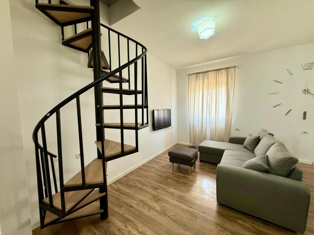 APARTAMENT 1+1 PER QIRA,PRANE ISH REST..DURRESIT