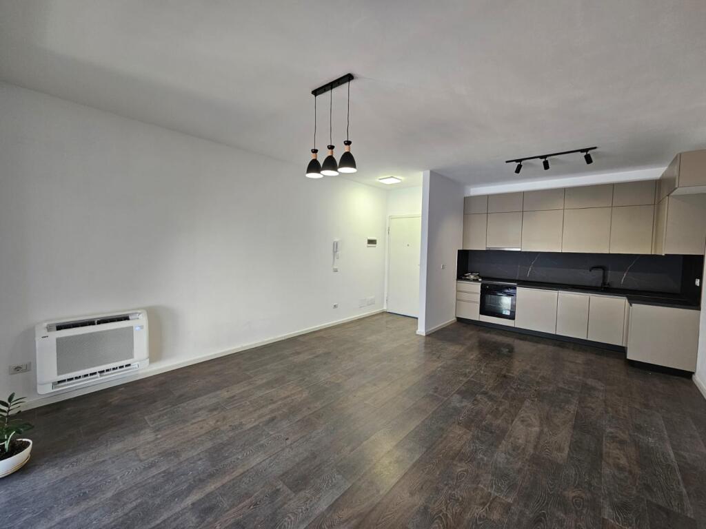 Apartament 2+1 per qera tek Rruga e Dibres!