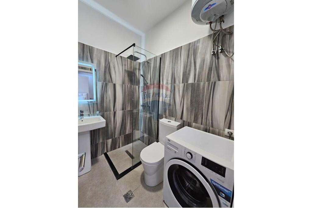 4 Studios for Sale in Bllok