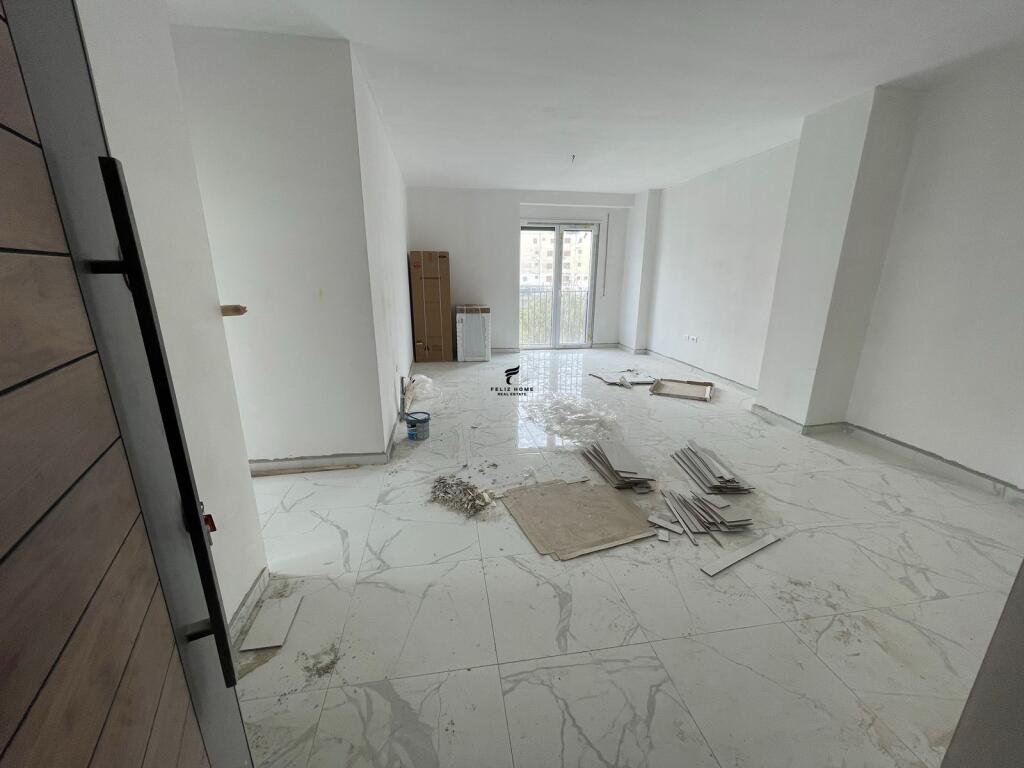 ZYRE ME QERA 75M2 ASTIR 500 EURO