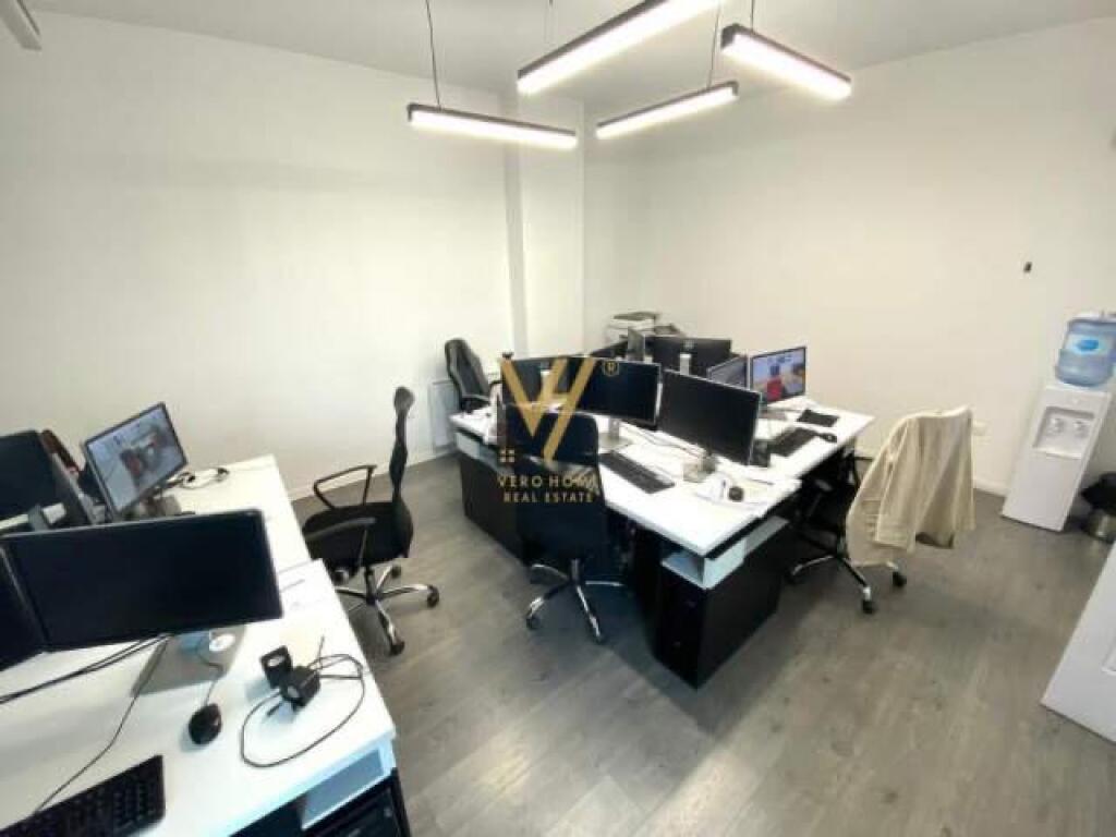 OFFICE 131 M2 FOR RENT AT SQUARE COMPLEX 21 950 EURO