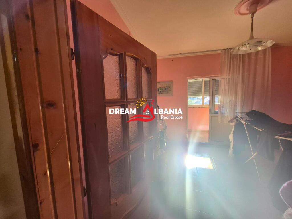 Appartamento 1+1 in vendita vicino al Mercato Nuovo presso la piazza Avni Rustemi a Tirana (ID 4119434)