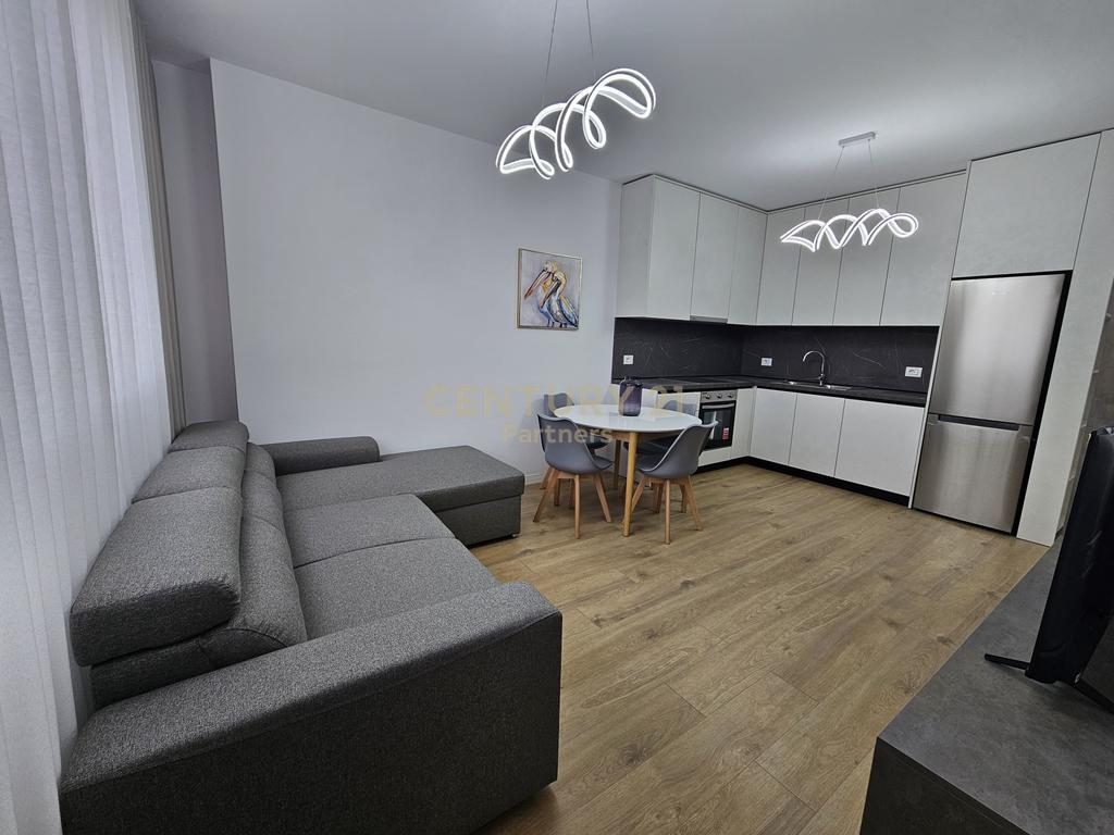 🏢 2-Bedroom Apartment for Rent in Golden Park Residence