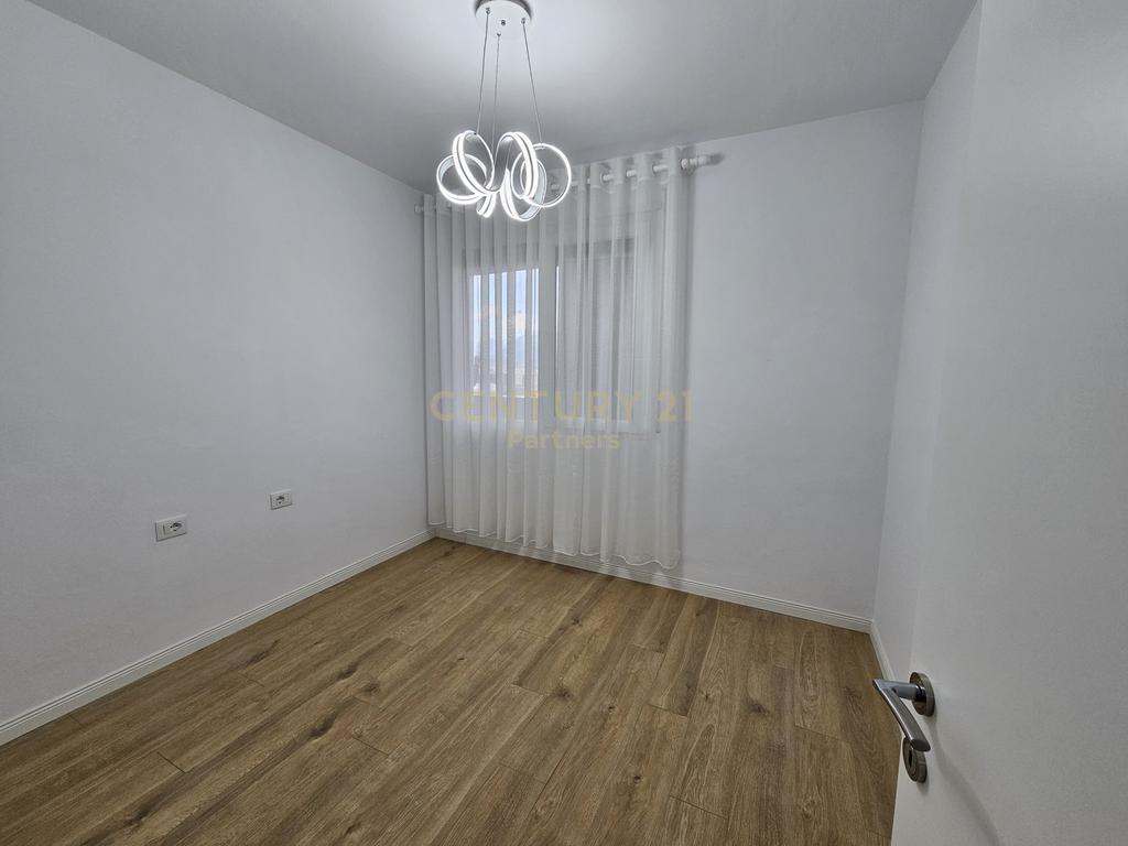 🏢 2-Bedroom Apartment for Rent in Golden Park Residence