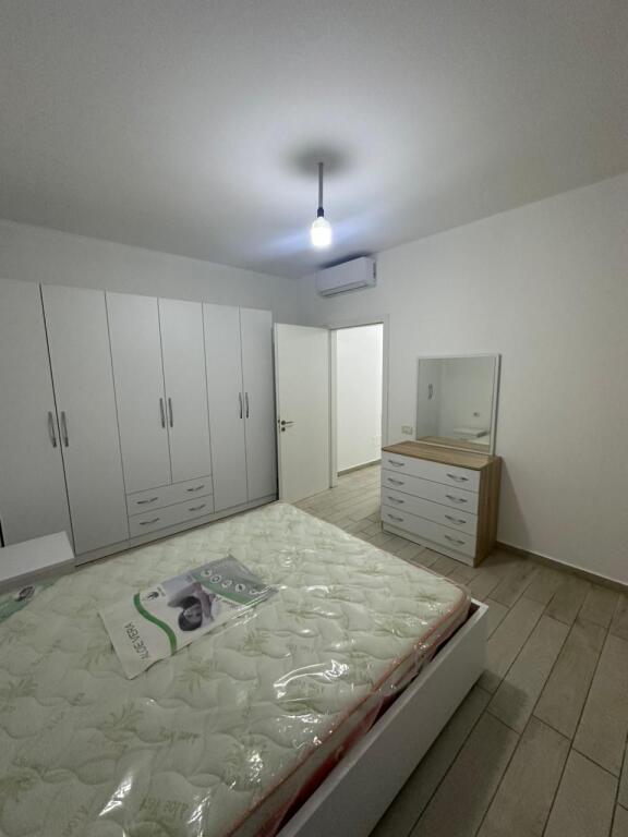 Apartament me qera 2+1+2