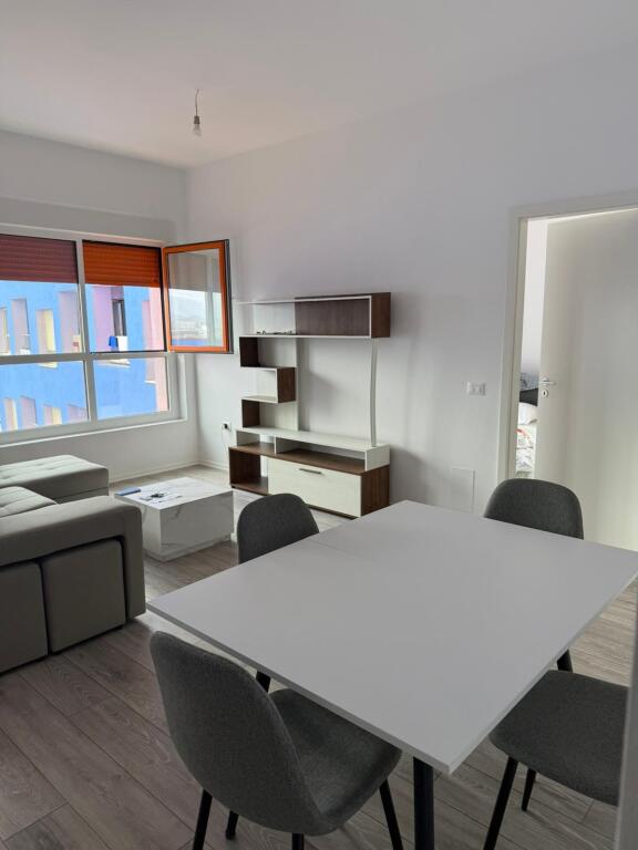 🚪Jepet me qera Apartament 2+1  📍Adresa : Ali Demi Magalem 21 💶Cmimi 550€