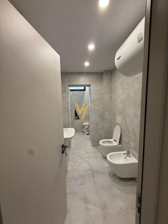 BUSINESS PREMISES 80 M2 FOR RENT IN BLLOK 1,500 EURO