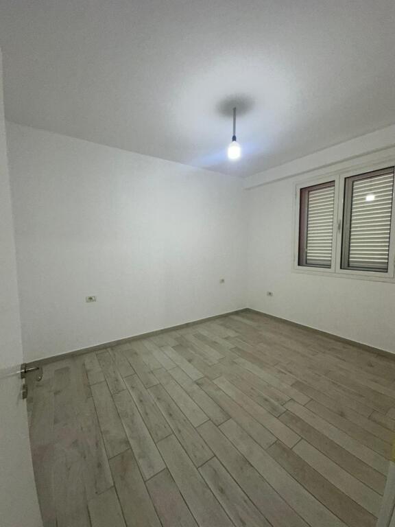 Apartament me qera 2+1+2