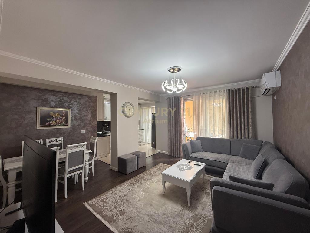  2-Bedroom Apartment for Sale – 2 Minutes from Skanderbeg Square!