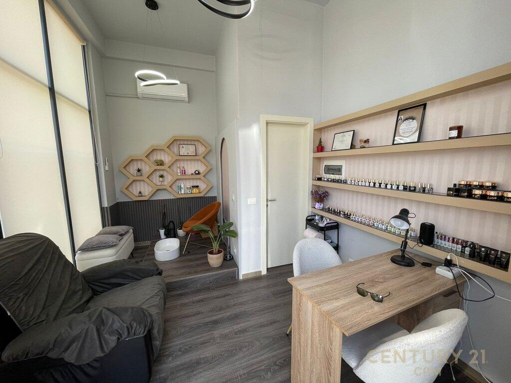 Shitet Biznes Estetike tek Rruga Barrikadave! 8,000 €