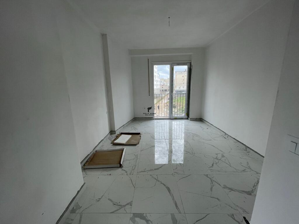 ZYRE ME QERA 75M2 ASTIR 500 EURO