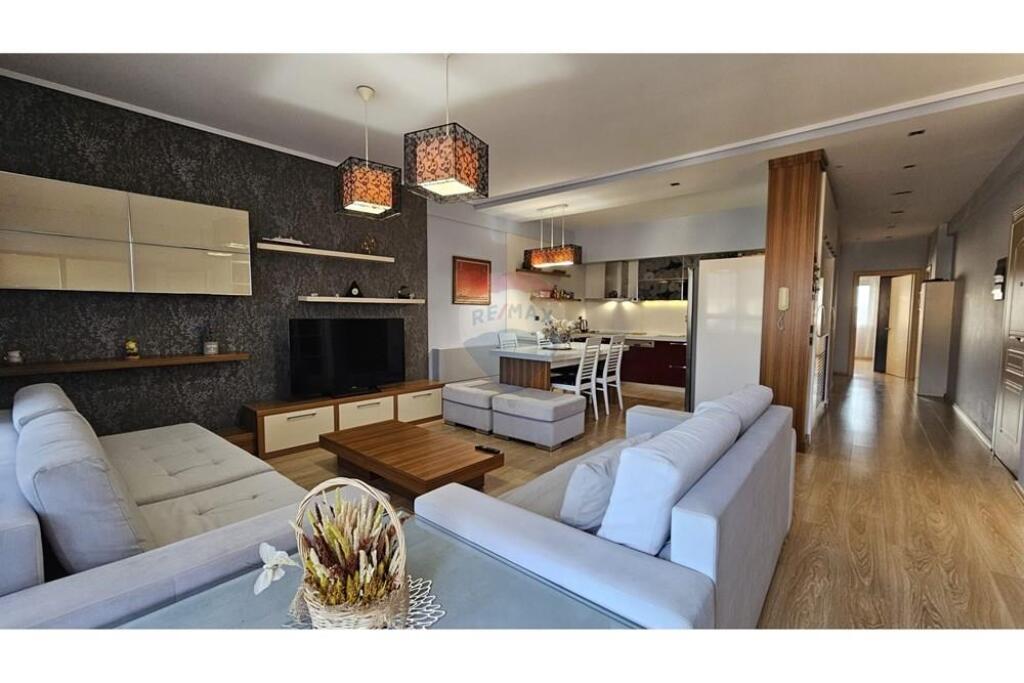 Apartameent 3+1+2 per qira tek Rruga E Dibres !