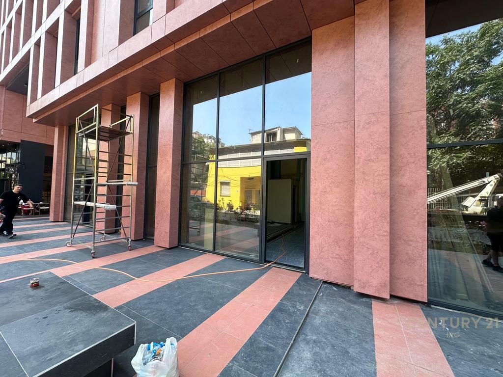 Negozio presso la Galleria Roma!