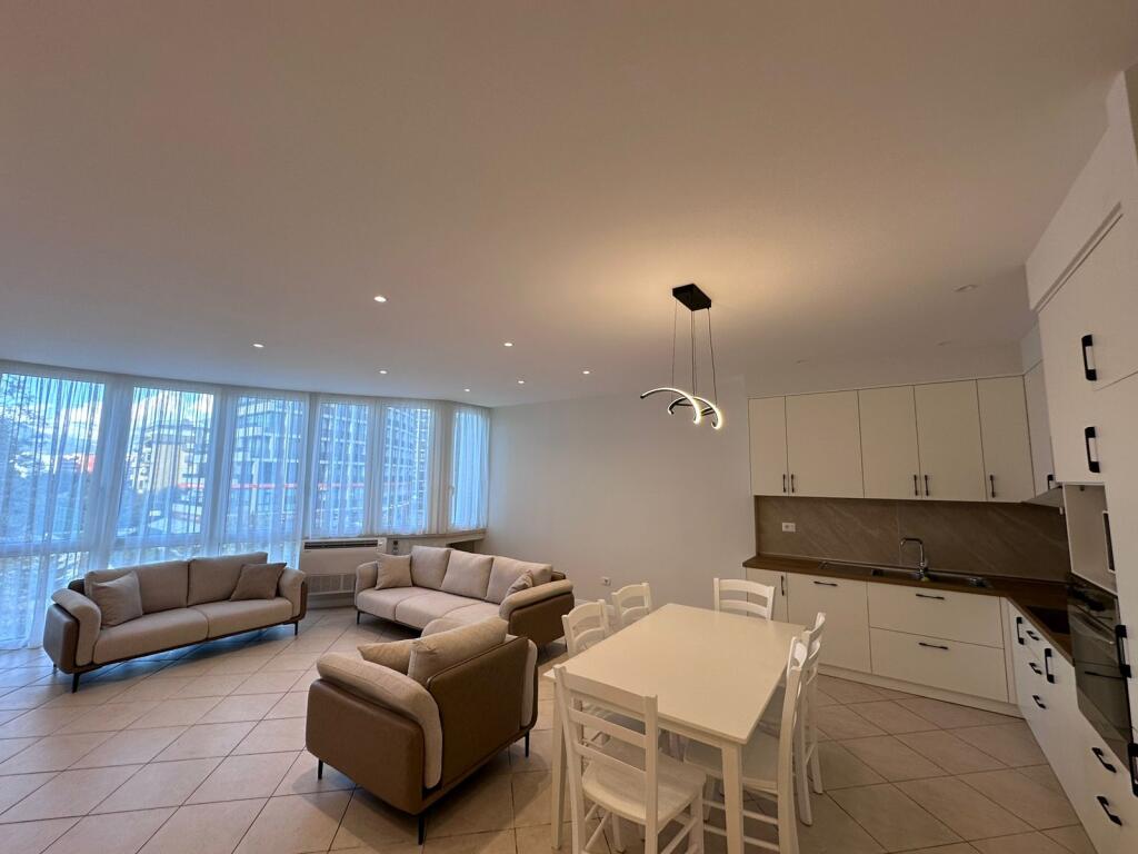 Apartament me qera 2+1 tek Kopshti Zoologjik