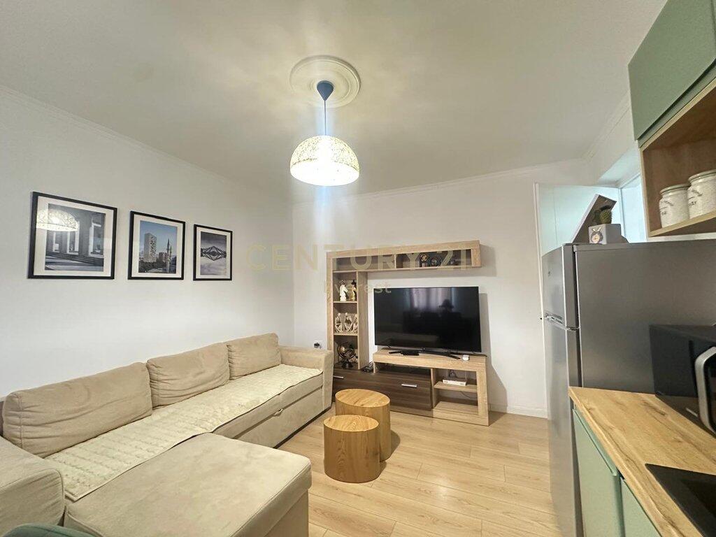 🏠 1-Bedroom Apartment for Rent – Pazari i Ri, near the City Center