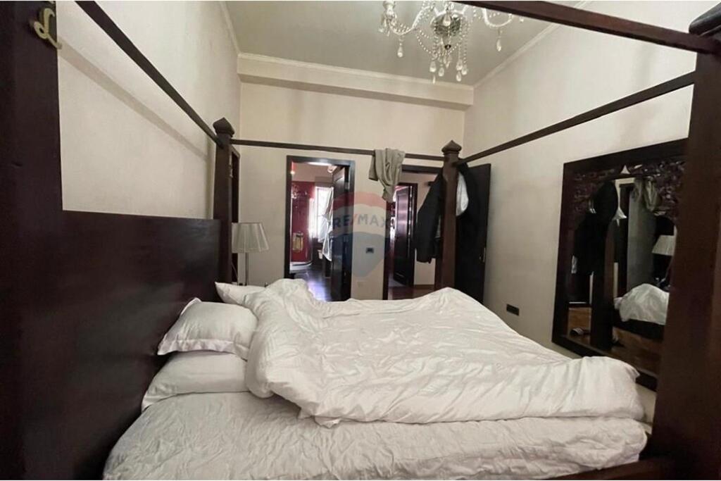 Jepet apartament me qira ne Qender 2+1+2 prane Sheshit Skenderbej