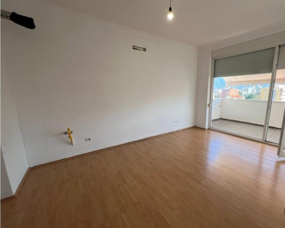 Apartment for Rent!! Location: Behind Olso at 21