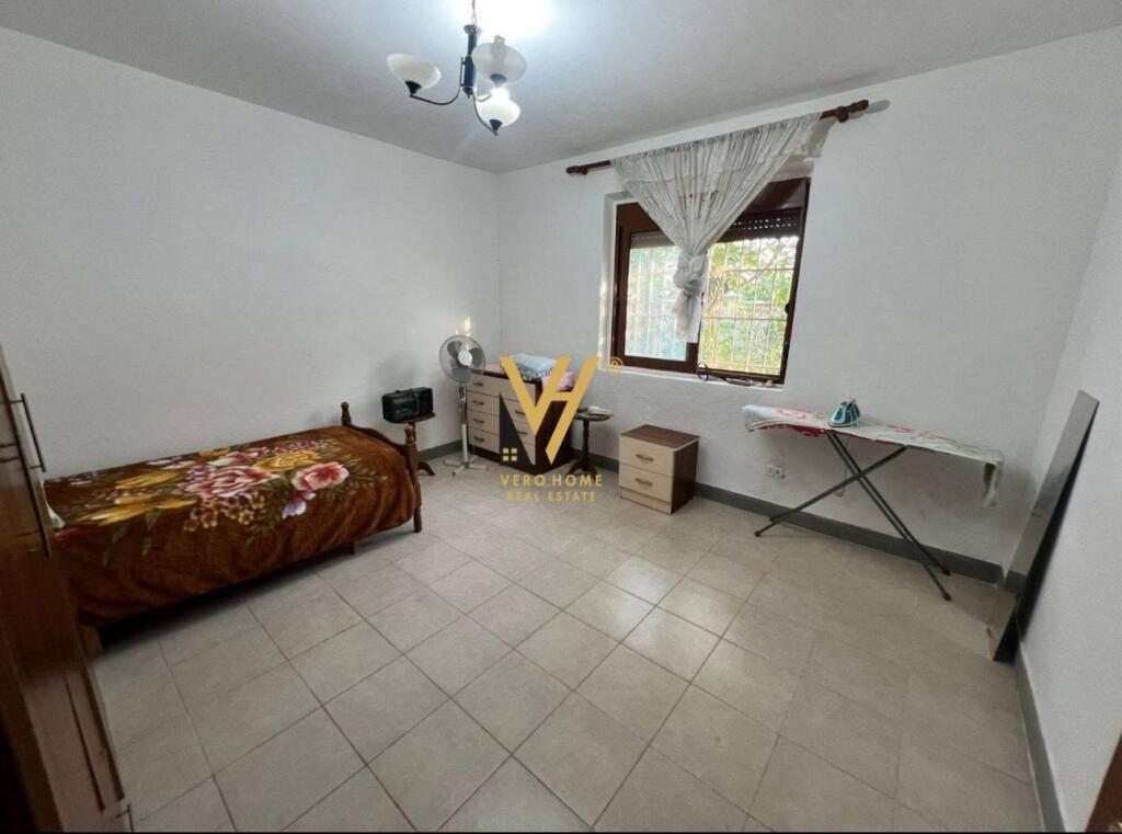 VENDESI PRIVATO 2+1 IN VENDITA SULLA SPIAGGIA DI DURRËS 145.000 EURO