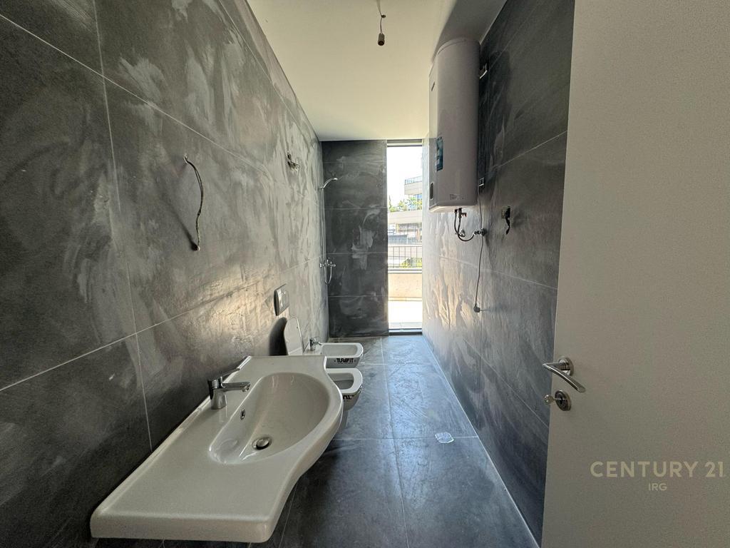 2+1 apartment or office for rent at Lake View Residence!