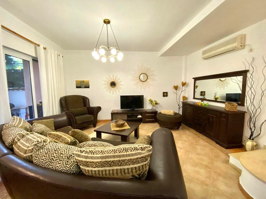 DUPLEX IN AFFITTO – ZONA 21 DHJETORI (Frosina Plaku) 📍 Stradina tranquilla vicino all’anello principale e via Kavaja