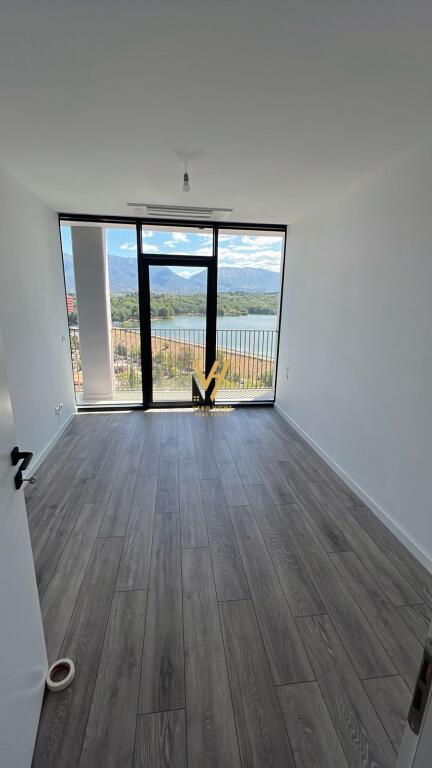 OFFICE 125 M2 FOR RENT AT LAKE VIEW 160,000 LEKE