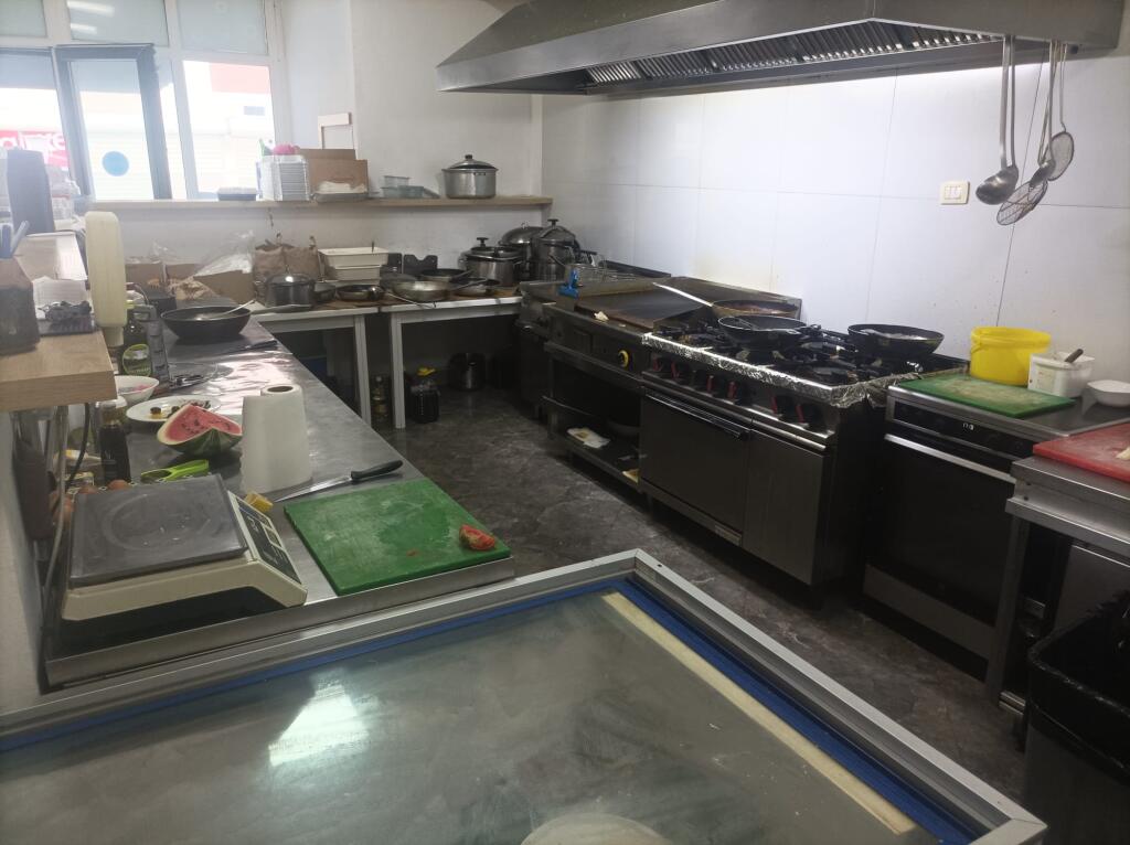ATTIVITÀ BAR-RISTORANTE IN VENDITA IN CONDIZIONI DI LAVORO