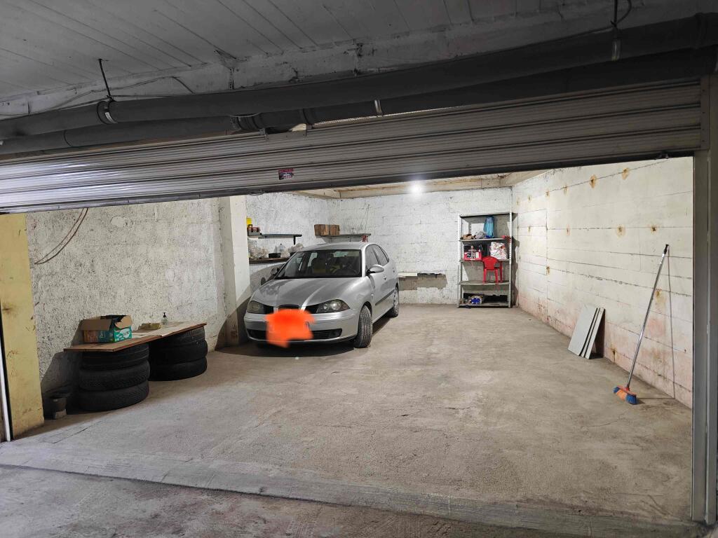 Tirane, 2+1+Bllk apartment for rent, 3rd floor, 98 m², 720 € + Garage for two cars / Two parking spaces included in Don Bosko