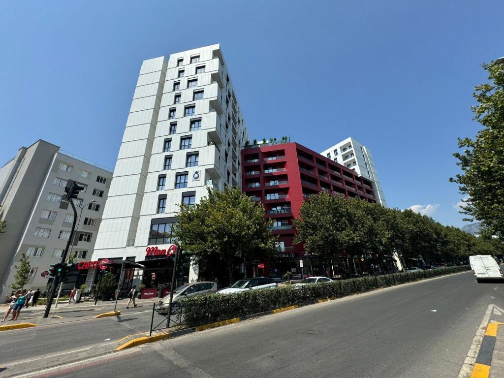 Jepet me Qira Apartament 1+1 – Farmacia 10
