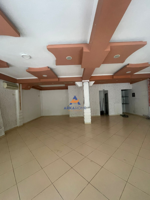 RENTAL SPACE 64M2 "STUDENT CITY" 400 EURO.
