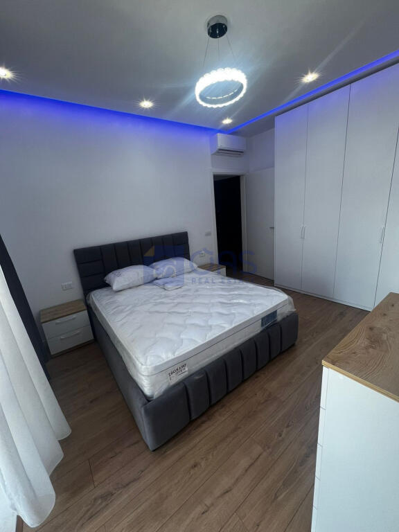 Super 1+1 apartment for rent at Bulevardi i Ri