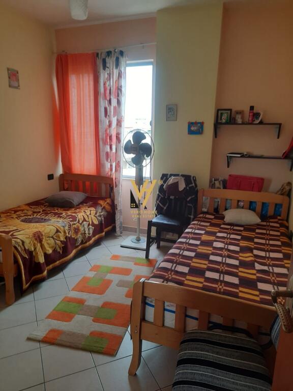 VENDESI APPARTAMENTO 2+1+BLK A YZBERISHT, VICINO ALLA PASTICCERIA NELA 12.500.000 LEKE