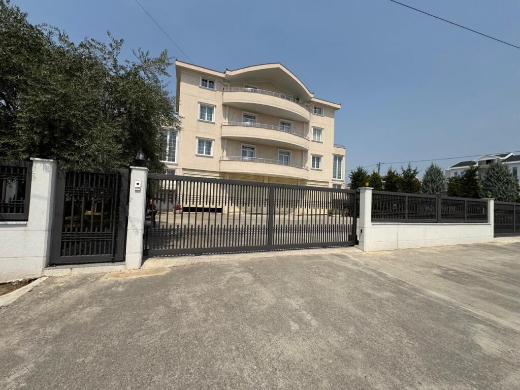 Rent, Environment, Paskuqan, PRM55796