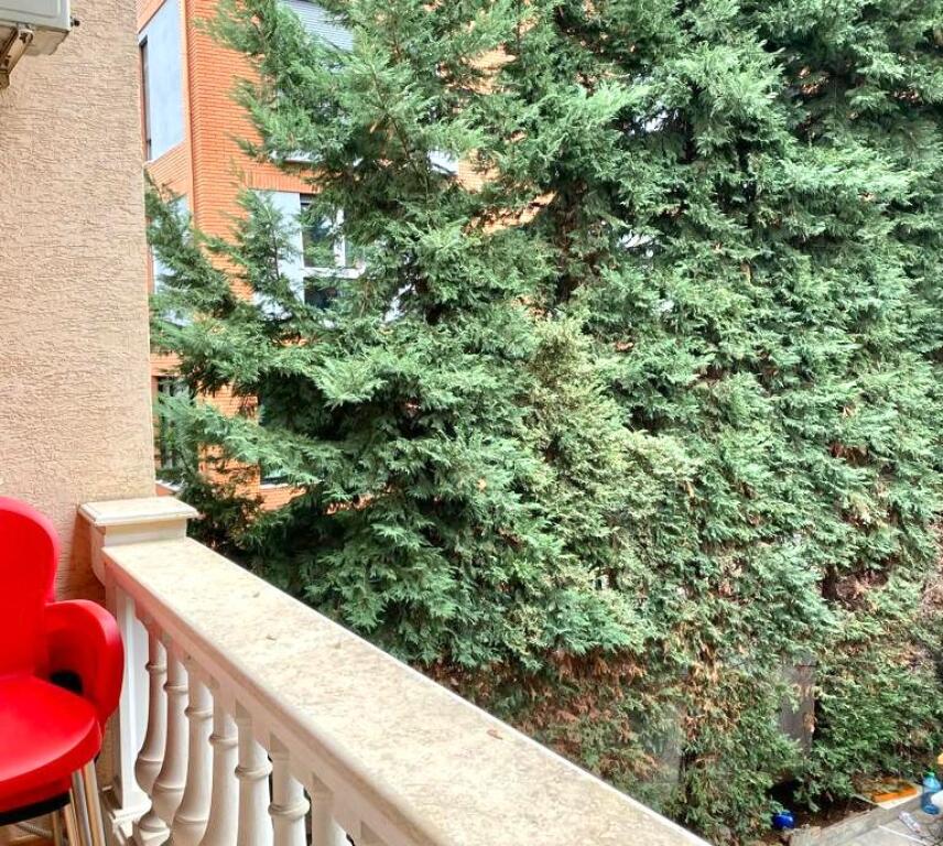 DUPLEX IN AFFITTO – ZONA 21 DHJETORI (Frosina Plaku) 📍 Stradina tranquilla vicino all’anello principale e via Kavaja