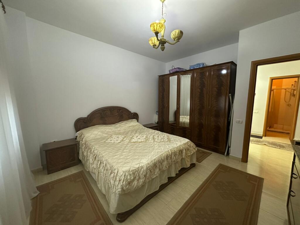 Bulevardi Zogu Par Jepet Apartament 2+1+2 me qera