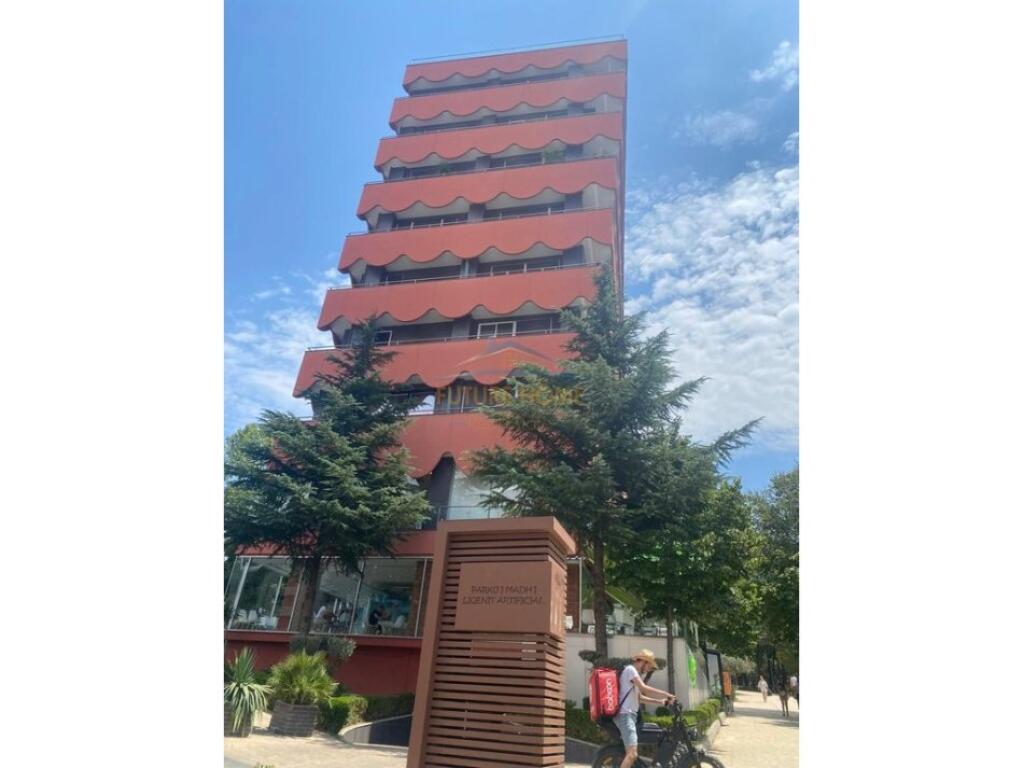 SHITET APARTAMENT 2+1+2 ME POST PARKIMI | RRUGA “SAMI FRASHËRI”, PARKU I LIQENIT