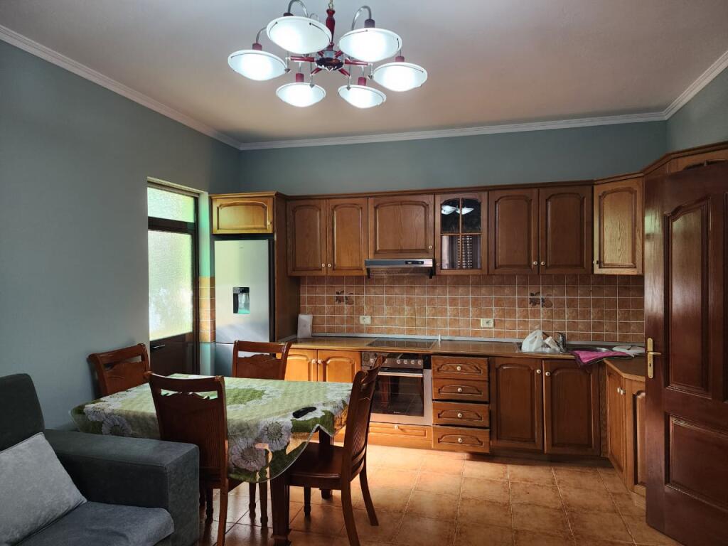 VILLA IN VENDITA DUE PIANI PIÙ SOFFITTA! Indirizzo via Jordan Misja