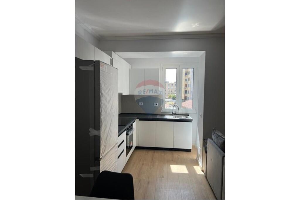 Apartament 2+1 - Qira - Bulevardi Zogu I
