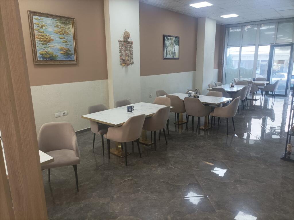 ATTIVITÀ BAR-RISTORANTE IN VENDITA IN CONDIZIONI DI LAVORO