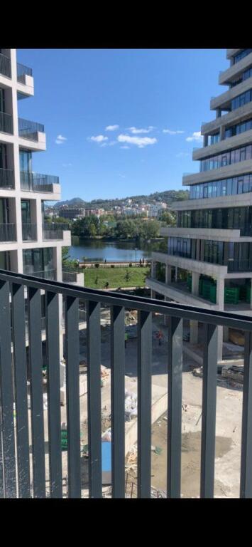 ZYRE ME QERA 158 M2 LAKE VIEW 1.850 EURO
