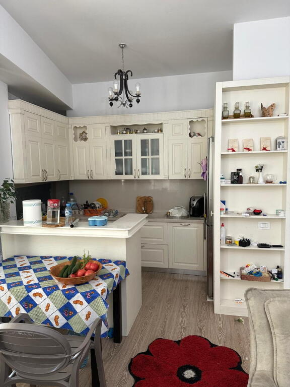 Appartamento in Vendita 3+1+2 presso 21 Dhjetori (ID B13099) Tirana.