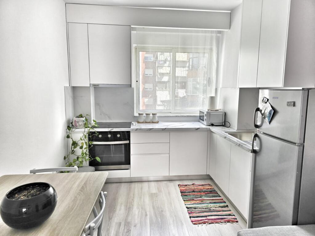 Apartament 1+1 Pazari i Ri per banim ose perdorim airbnb