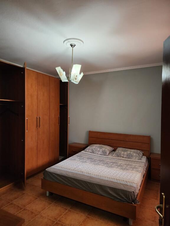 VILLA IN VENDITA DUE PIANI PIÙ SOFFITTA! Indirizzo via Jordan Misja
