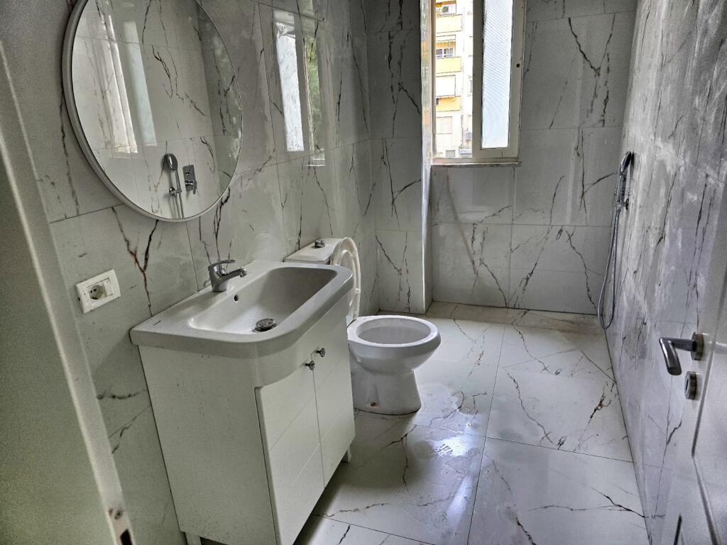 Apartament 1+1 Pazari i Ri per banim ose perdorim airbnb