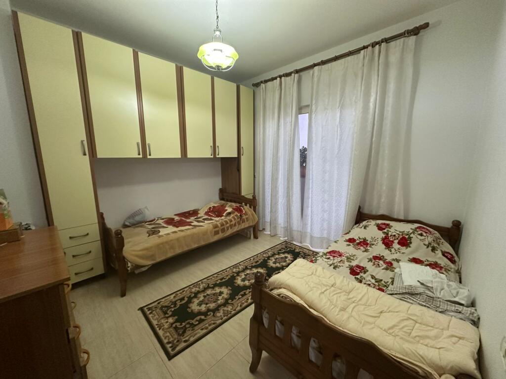 Bulevardi Zogu Par Jepet Apartament 2+1+2 me qera