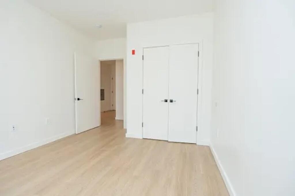 Office for Rent 2+1 at Garden Building Complex (ID BZ2660) Tirana